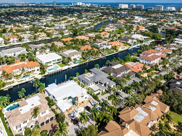 207 W Coconut Palm Road, Boca Raton FL 33432