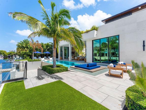 207 W Coconut Palm Road, Boca Raton FL 33432