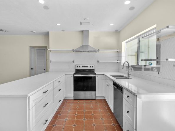 15 SE 13th Ave, Pompano Beach FL 33060