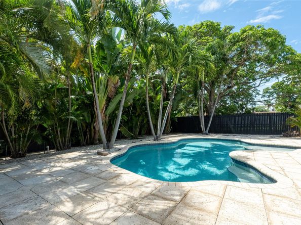 15 SE 13th Ave, Pompano Beach FL 33060