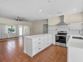 15 SE 13th Ave, Pompano Beach FL 33060