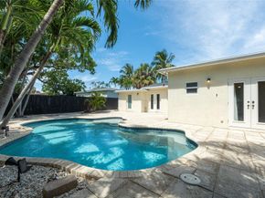 15 SE 13th Ave, Pompano Beach FL 33060
