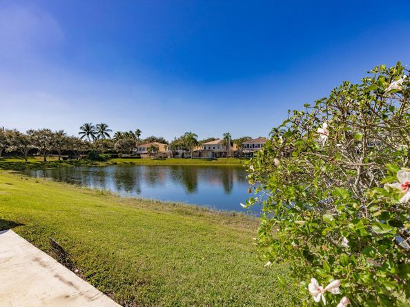 2069 Tarpon Lake Way, West Palm Beach FL 33411