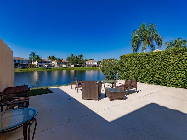 2069 Tarpon Lake Way, West Palm Beach FL 33411