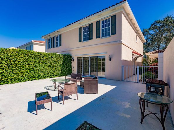 2069 Tarpon Lake Way, West Palm Beach FL 33411