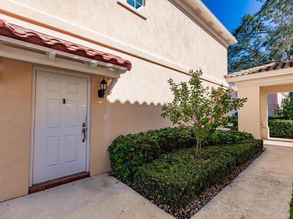 2069 Tarpon Lake Way, West Palm Beach FL 33411