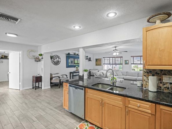 2251 SW 33rd Ave, Fort Lauderdale FL 33312