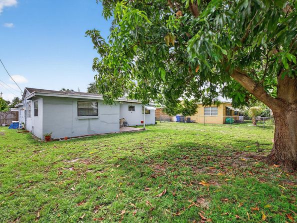 2420 N 58th Terrace, Hollywood FL 33021