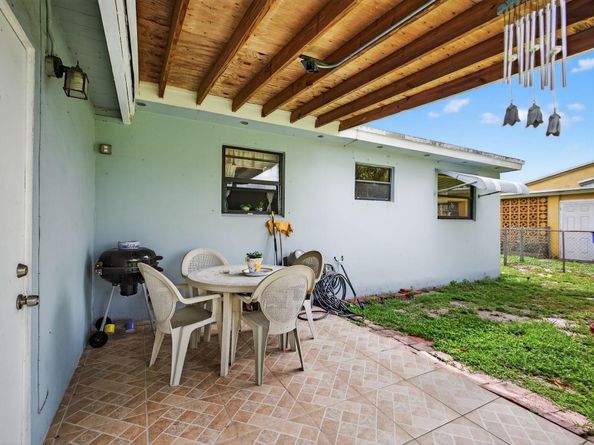 2420 N 58th Terrace, Hollywood FL 33021