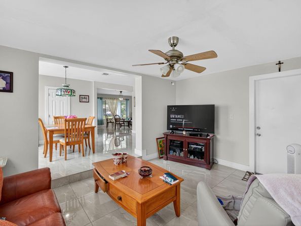 2420 N 58th Terrace, Hollywood FL 33021
