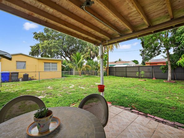 2420 N 58th Terrace, Hollywood FL 33021