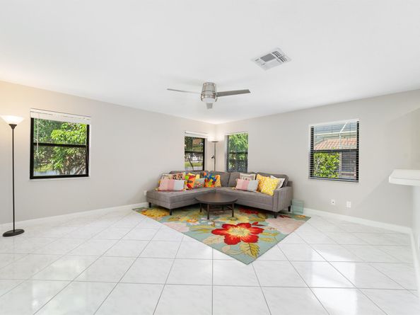 3136 Peachtree Circle, Davie FL 33328