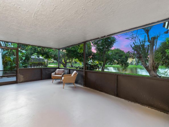 3136 Peachtree Circle, Davie FL 33328