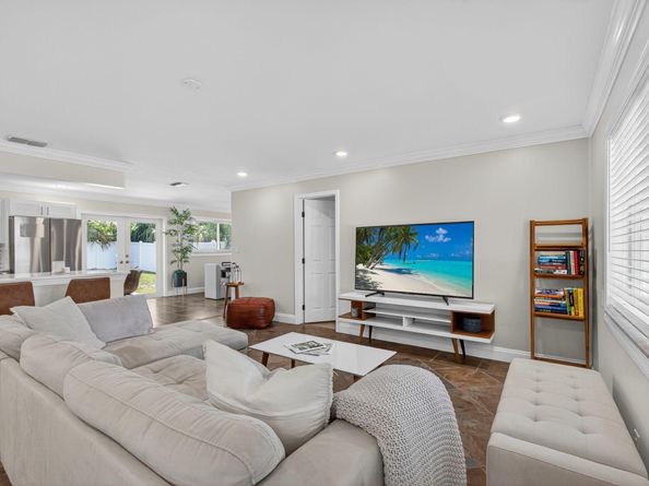 342 Azalea Street, Palm Beach Gardens FL 33410