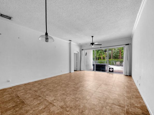 212 Kensington Way, Royal Palm Beach FL 33414