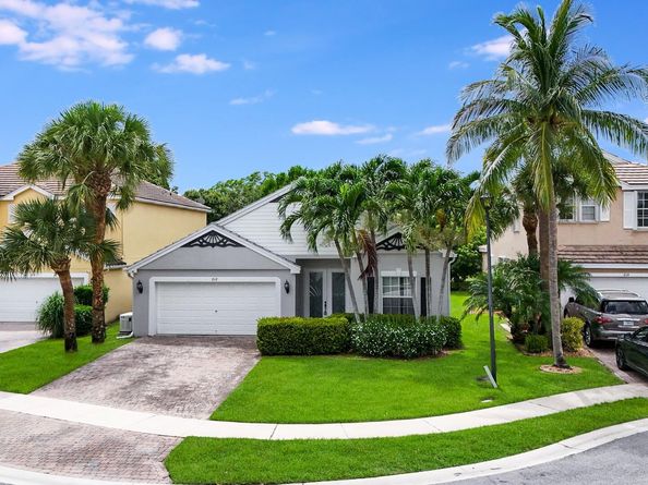 212 Kensington Way, Royal Palm Beach FL 33414