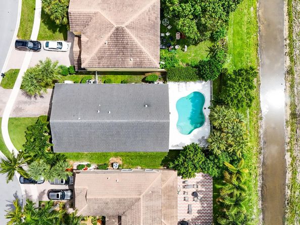 212 Kensington Way, Royal Palm Beach FL 33414