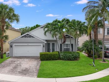 212 Kensington Way