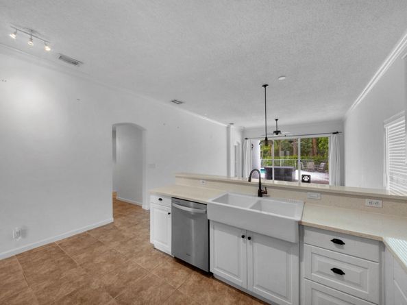 212 Kensington Way, Royal Palm Beach FL 33414