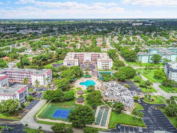 4000 NW 44th Ave 401, Lauderdale Lakes FL 33319