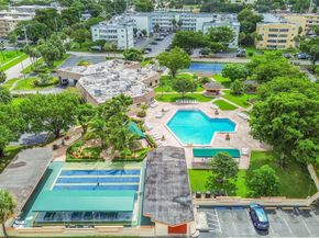 4000 NW 44th Ave 401, Lauderdale Lakes FL 33319