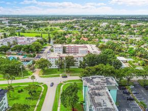 4000 NW 44th Ave 401, Lauderdale Lakes FL 33319