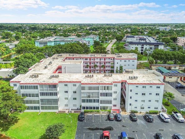 4000 NW 44th Ave 401, Lauderdale Lakes FL 33319