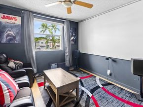 9831 NW 2nd St, Plantation FL 33324