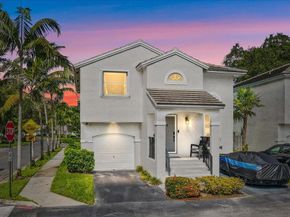 9831 NW 2nd St, Plantation FL 33324