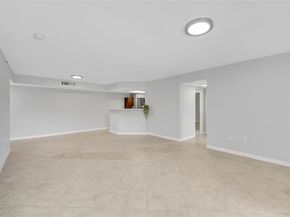 5005 Wiles Rd 203, Coconut Creek FL 33073