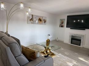 21 Lake Arbor Drive, Palm Springs FL 33461