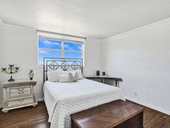 1051 Hillsboro Mile 809E, Hillsboro Beach FL 33062