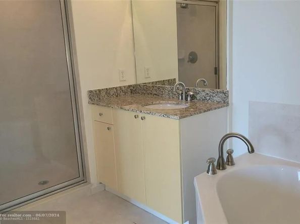 1830 Radius Dr 807, Hollywood FL 33020