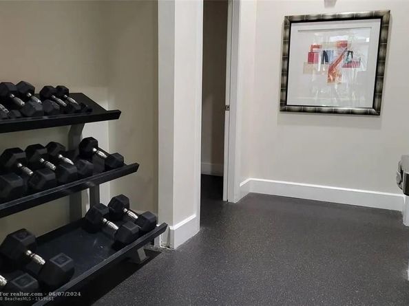 1830 Radius Dr 807, Hollywood FL 33020