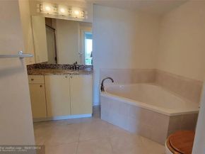 1830 Radius Dr 807, Hollywood FL 33020