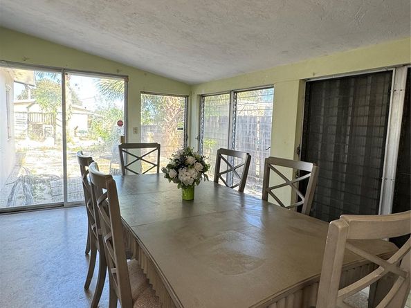 402 S 9th St, Lantana FL 33462