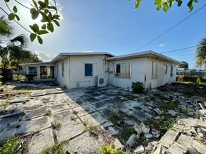 402 S 9th St, Lantana FL 33462