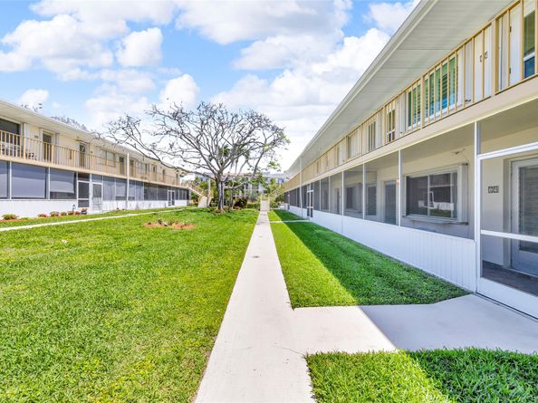 11 SW 4th Ave 29, Boca Raton FL 33432