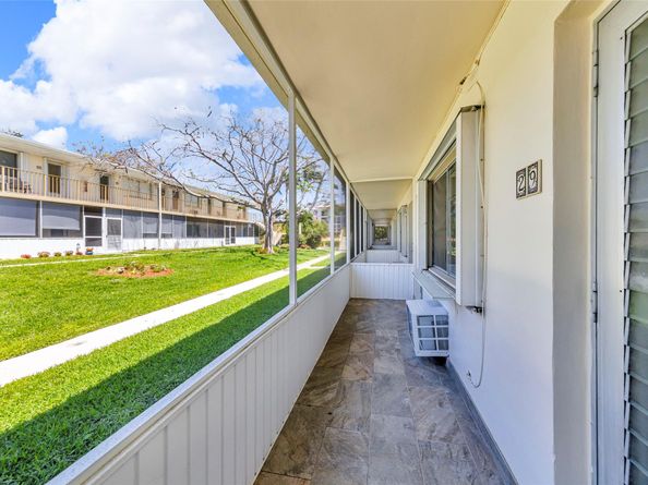 11 SW 4th Ave 29, Boca Raton FL 33432