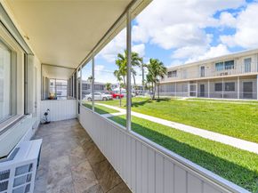 11 SW 4th Ave 29, Boca Raton FL 33432