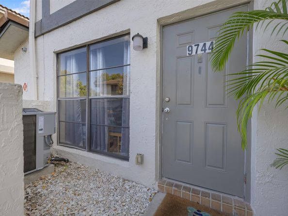 9744 NW 14th St 33, Coral Springs FL 33071