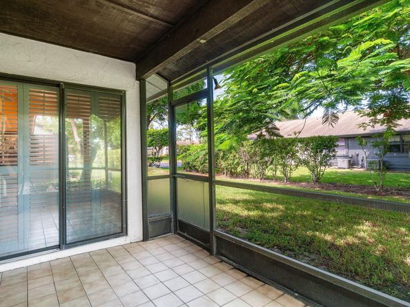 476 Lynbrook Court, Royal Palm Beach FL 33411