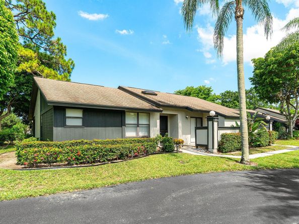 476 Lynbrook Court, Royal Palm Beach FL 33411