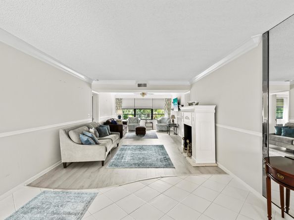 6073 Balboa Circle 303, Boca Raton FL 33433