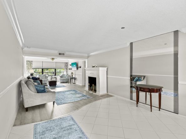 6073 Balboa Circle 303, Boca Raton FL 33433