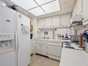 120 Lehane Ter 301, North Palm Beach FL 33408