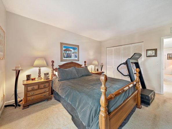 120 Lehane Ter 301, North Palm Beach FL 33408