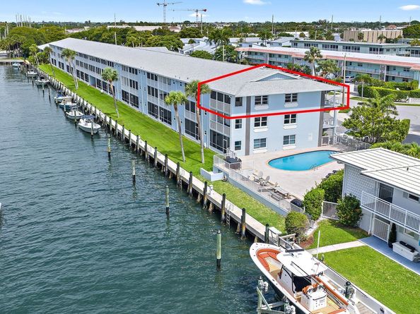 120 Lehane Ter 301, North Palm Beach FL 33408