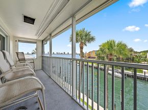120 Lehane Ter 301, North Palm Beach FL 33408