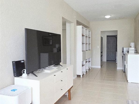 350 S Shore Dr 8, Miami Beach FL 33141